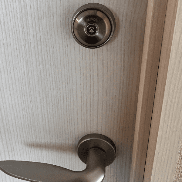 葉山町で室内ドアに鍵を取り付ける案件